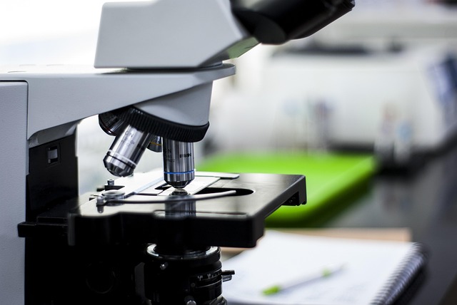 高溫?zé)崦艟郯滨ゴ呋瘎?，適用于單組份、潛伏型聚氨酯涂料和膠黏劑